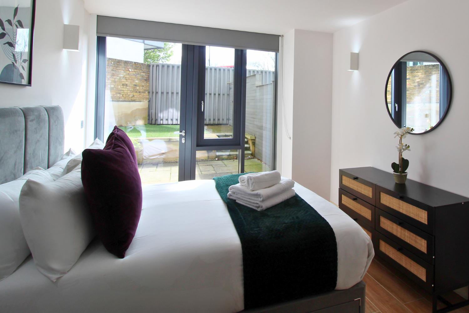 Kew Bridge By Viridian Apartments Екстер'єр фото